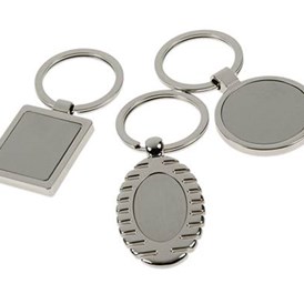 Dienstleister: Schlüsselanhänger "Standard", mit oder ohne Werbeanbringung, ab 300 Stück - Pins & mehr GmbH & Co. KG