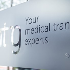 Dienstleister: mt-g-Gebäude Eingang - mt-g medical translation GmbH & Co. KG